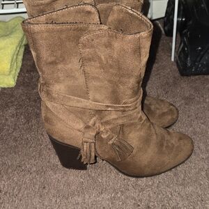 Elegant Tan Heeled Boots for Women